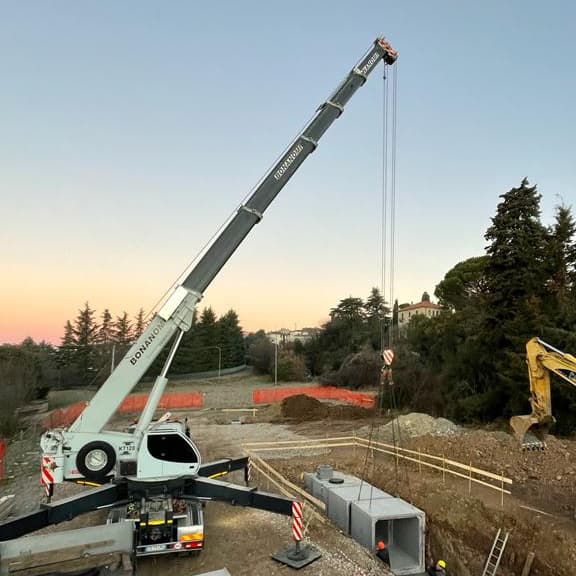 Gru servizio e noleggio Trasporti Bonanomi